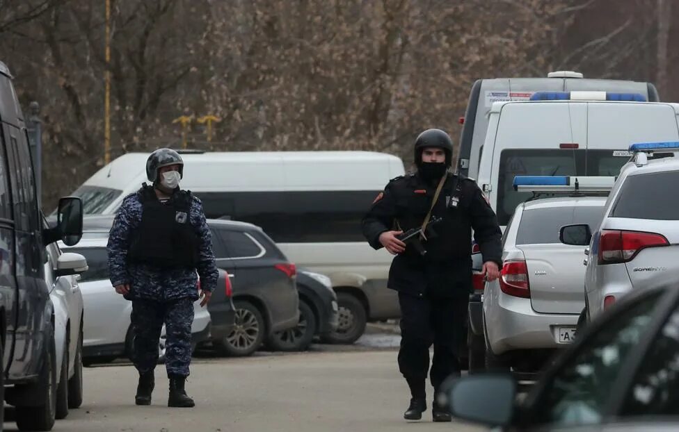 Мужчина открыл стрельбу. Мытищинский стрелок Барданов.