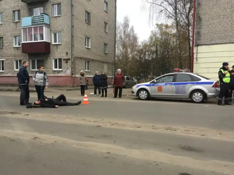 Брянские новости брянск происшествия. ЧП В Брянске за последние сутки. Авария в Брянске Володарский район. Типичный Брянск ДТП вчера. Улица Чернышевского Брянск Володарский район.