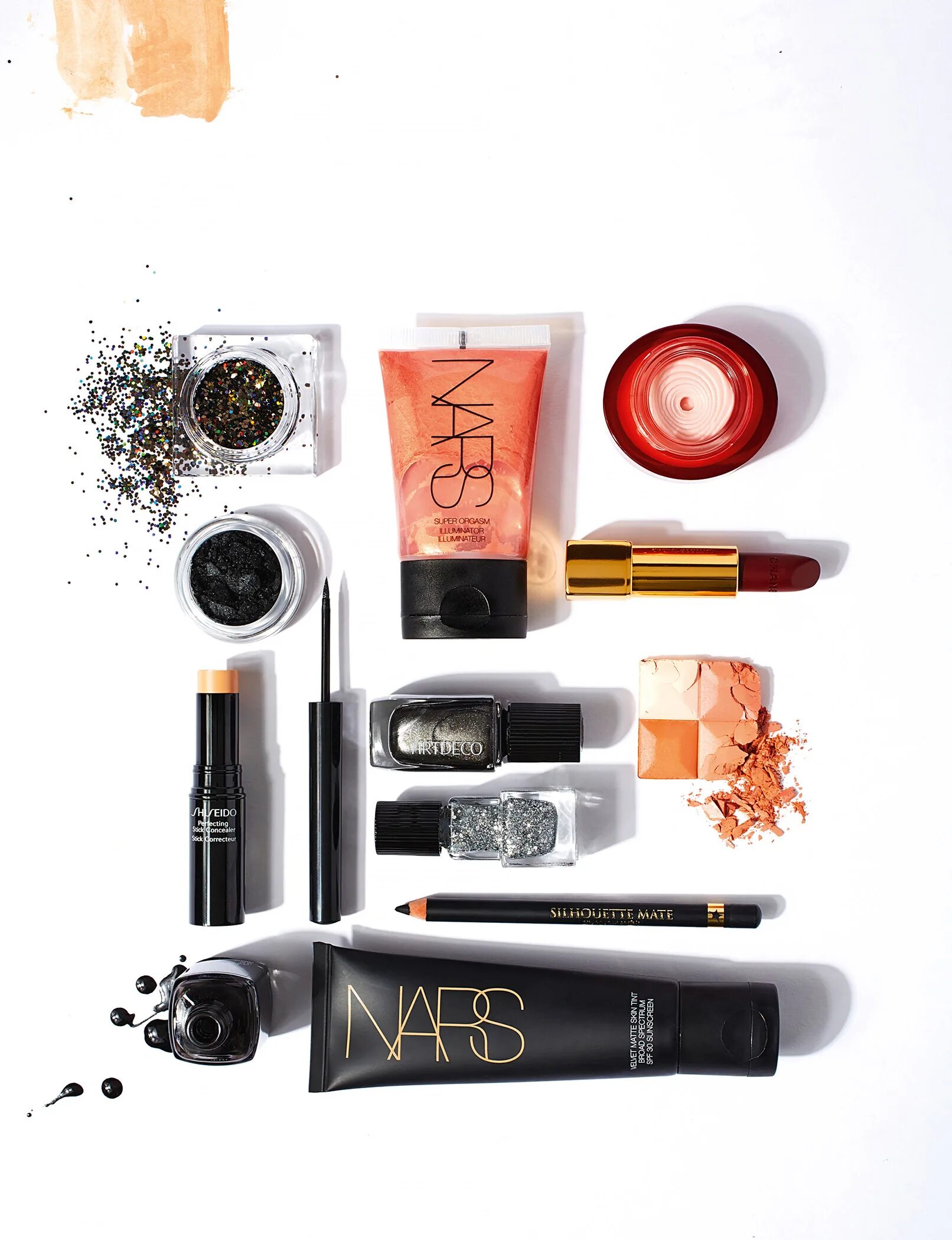 Stenders крем для тела с золотом. натруальная косметика. косметическая композиция. косметика листья. уходовая косметика композиция.