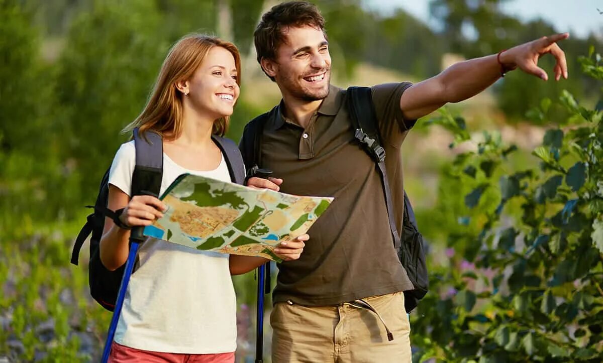 Образование за границей фон. Туристы на экскурсии. Go abroad clipart. Учеба за рубежом фон. He never goes abroad.