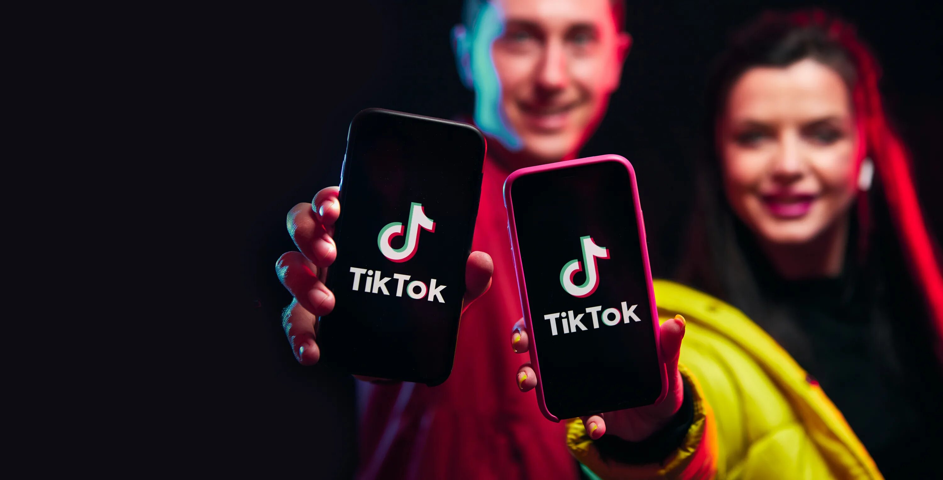 Реклама в тик токе мод. Тикток. тик ток на смартфоне. реклама мобильного приложения. tiktok.ru.