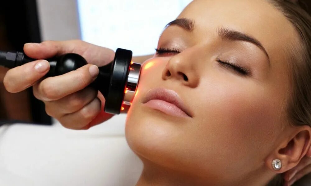 Девушка лифтинг. Радиоволновой (rf) лифтинг. Радиоволновой лифтинг (rf-лифтинг). Р ф лица. Аппаратная косметология rf лифтинг.