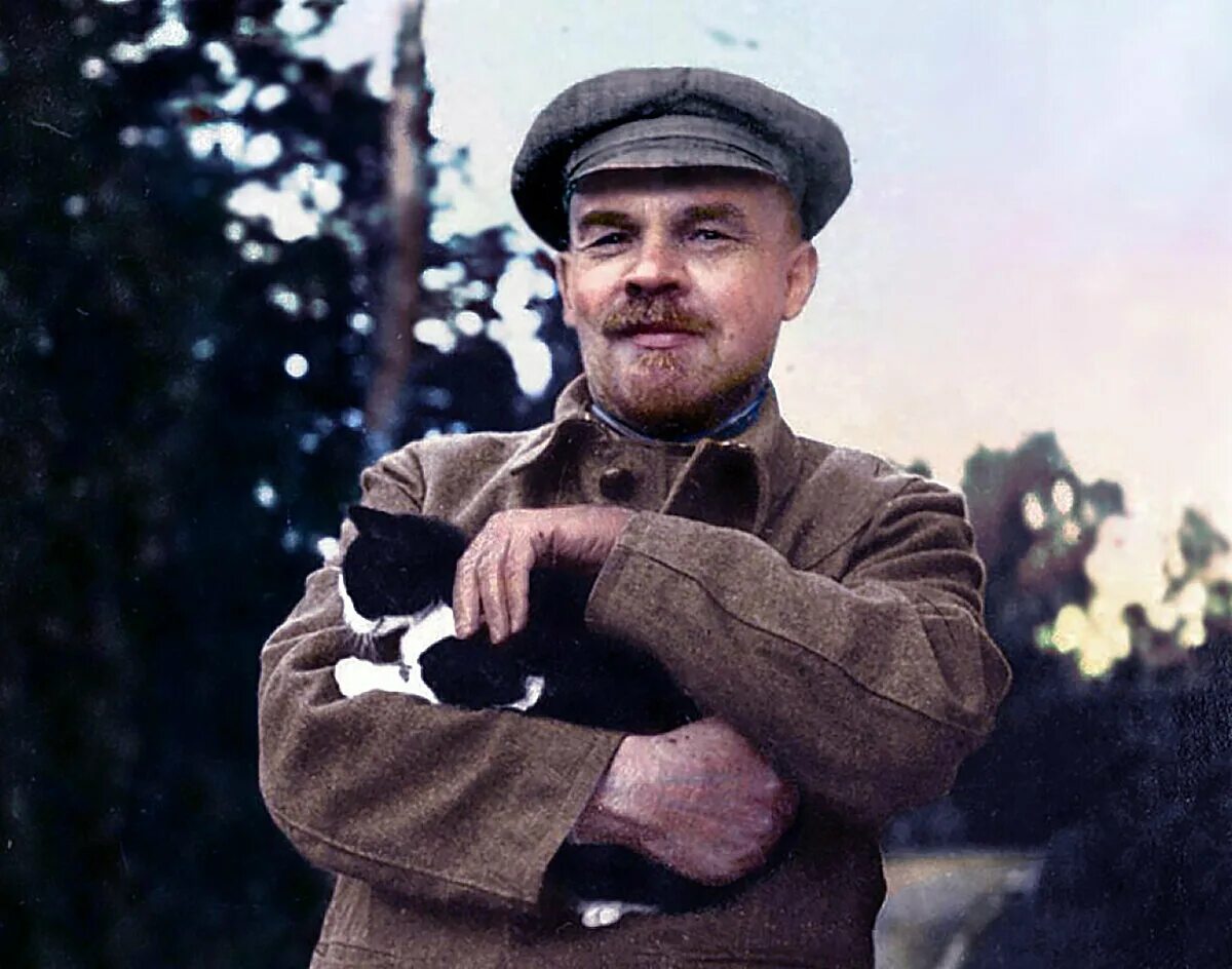 Ленин пыш. Ленин с котом.