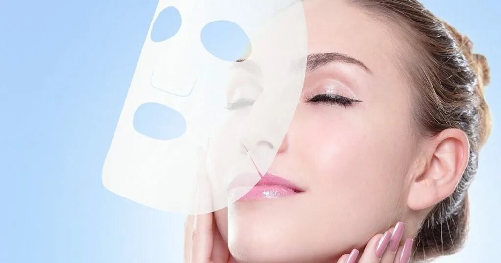 девушка в маске для лица. маска для лица. маска для лица. маска вокруг глаз. время суток для масок для лица.