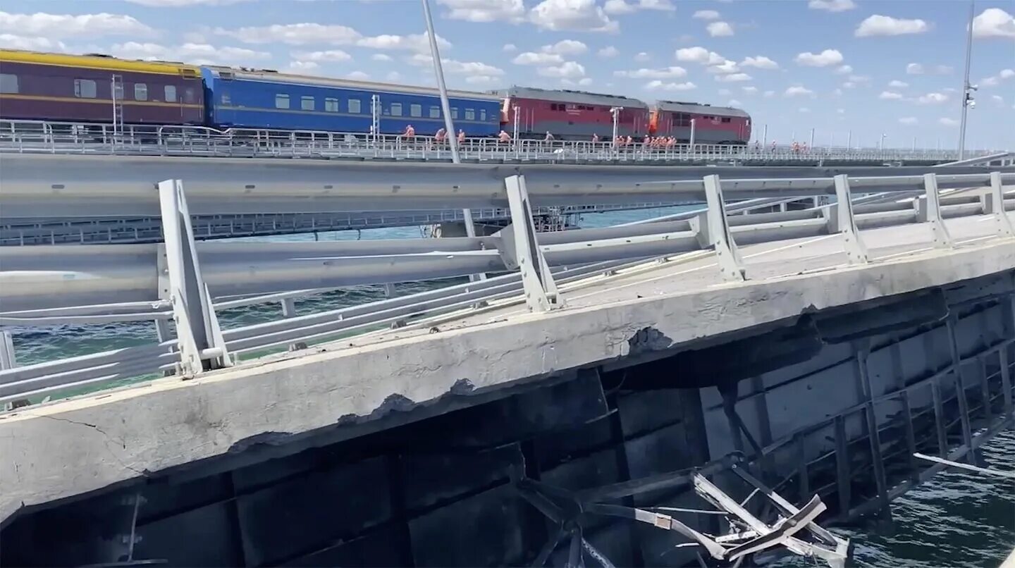 Движение поездов по крымскому мосту
