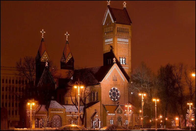 Костёл Святого Симеона и Святой Елены (Минск). Минск костел. Belarusiya Minsk Night. Белоруссия Минск ночью. Городской бай