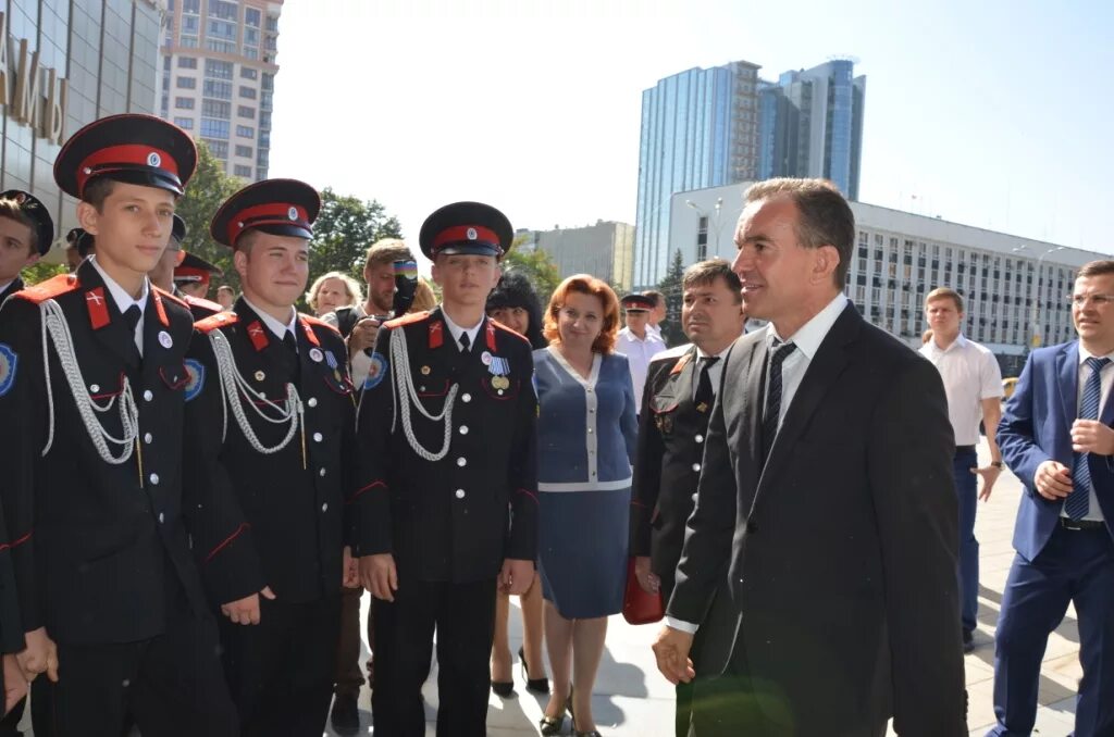 Кропоткинский казачий кадетский корпус. Кропоткинский казачий кадетский корпус имени г.н Трошева. Кадетский корпус Кропоткин. Кадетское казачье училище в Краснодаре.