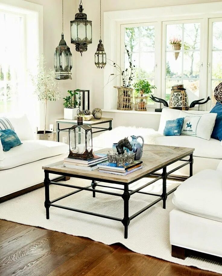 SWEDISH HORSE FARM WITH A THAI TWIST Asian home decor, New england style homes, 