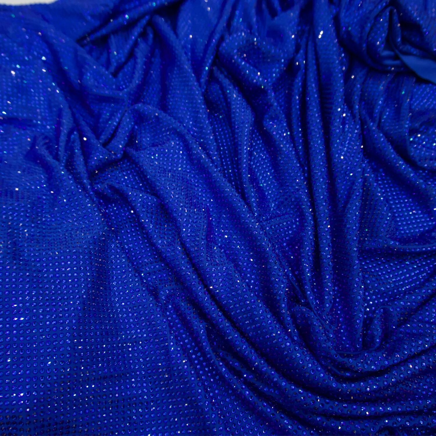 Ткань Кристалл. Ткань с кристаллами Сваровски. Ткань для вечернего платья. Струящаяся ткань.