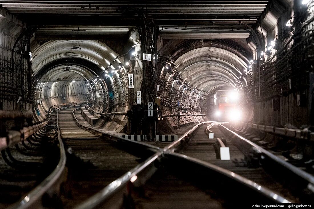 Метрополитен новосибирск. Станция бранево метрополитена. Метро в росси. Станция бранево метрополитена. Станция метро маяковская москва стиль.