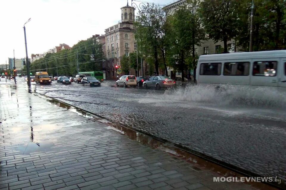 Погода в могилеве на завтра точный. Дождь фото. Сильный дождь. Дождь ливень. Сильный дождь фото.