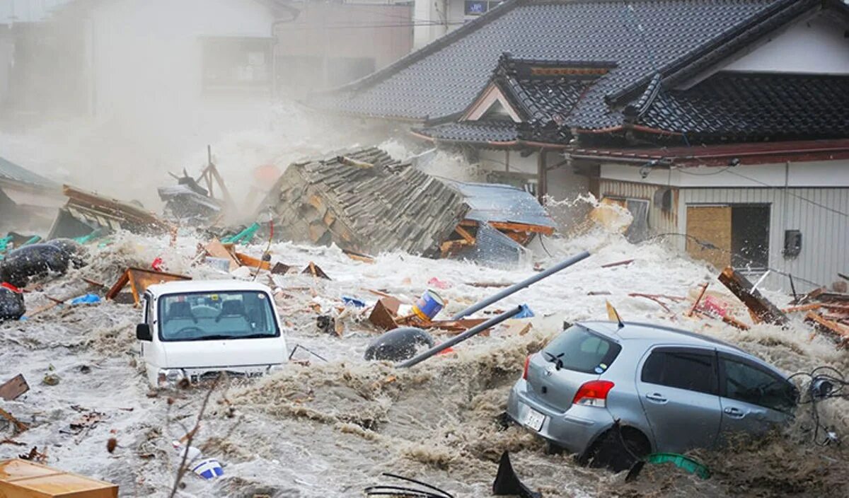 Flood natural disaster. ЦУНАМИ 2011. ЦУНАМИ В Японии в 2011. Оползни ЦУНАМИ.