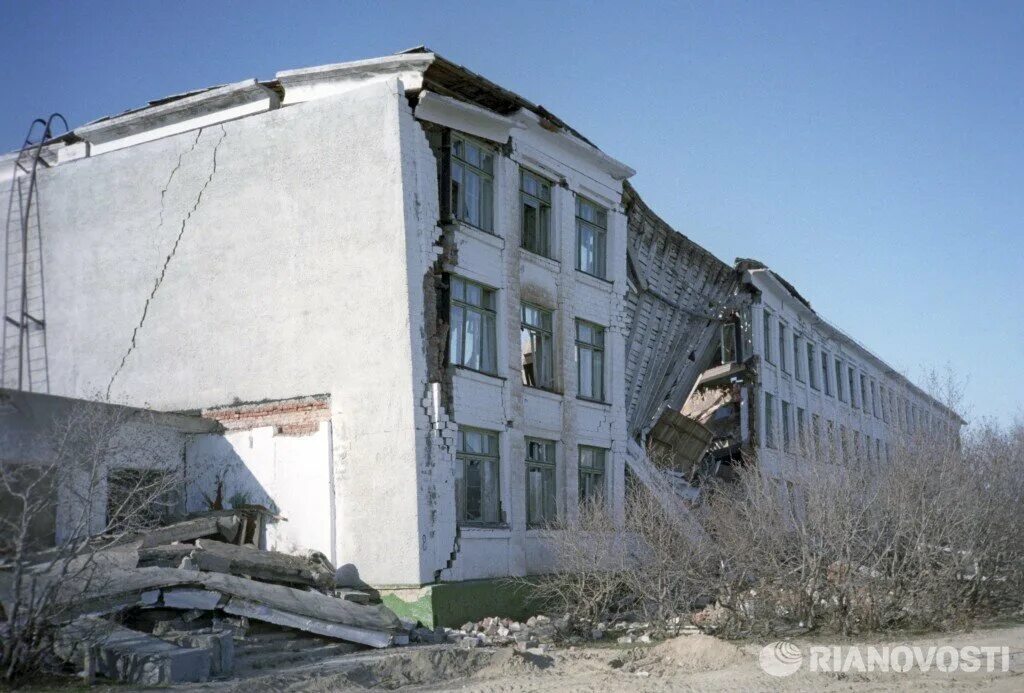 Нефтегорск Сахалинская область. Поселок Нефтегорск Сахалин. Землетрясение на Сахалине 1995 Нефтегорск. Нефтегорск город призрак.