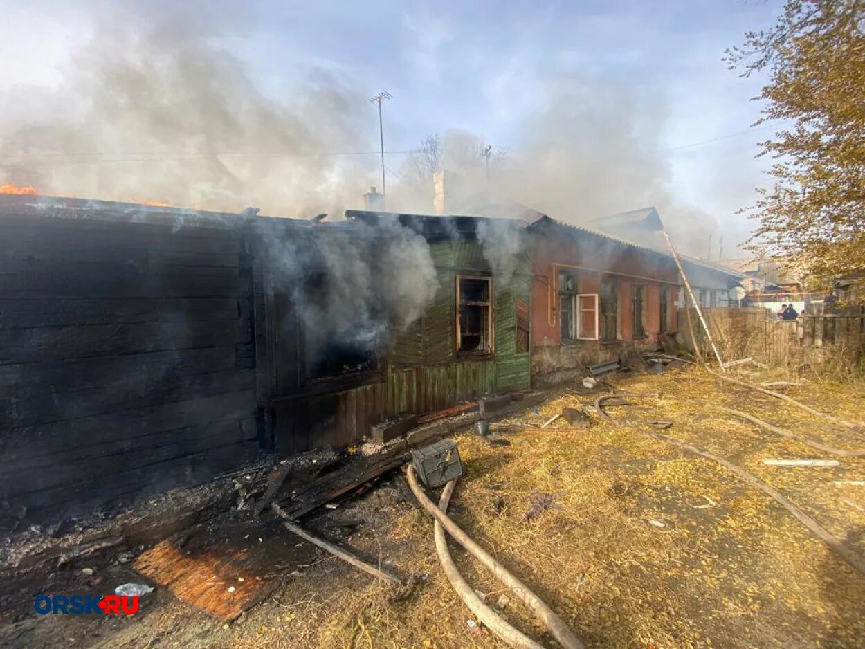 Пожар в Орске. Пожар на Казачьем. Сгорел дом в Орске. Пожар в Орске. Никель.