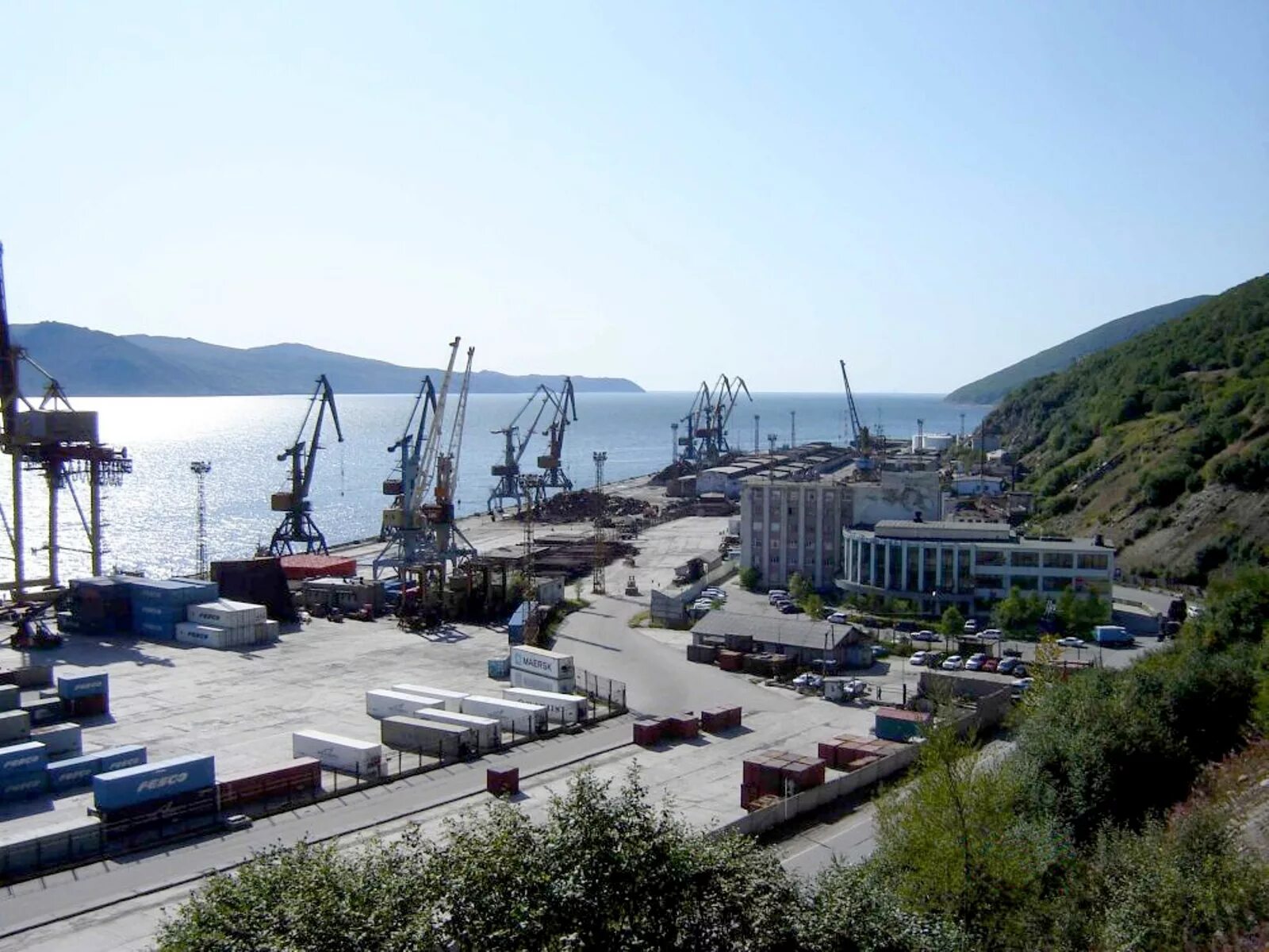 транспортные в магадане. магадан улица транспортная. магадан колыма аэропорт. грузоперевозки магадан. груз в магадане.