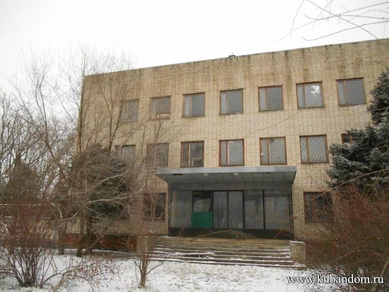 гостиница центральная северодонецк. гостиница мир северодонецк фото. югорск ул попова 1г. астраханская область красноярский район село сеитовка. продам административное здание.