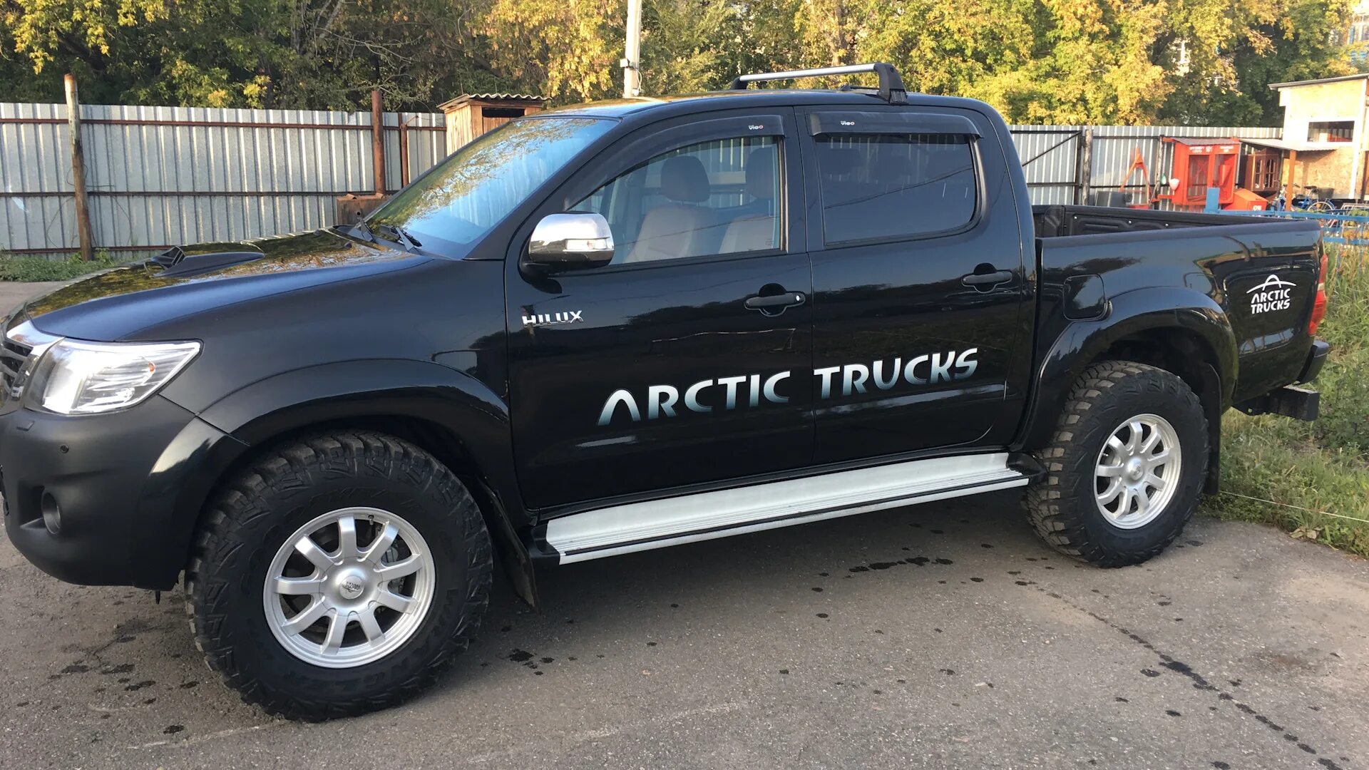 Тойота хайлюкс бу купить в россии. Toyota Hilux at33. Hilux Arctic Trucks. Тойота Хайлюкс пикап 2003. Тойота Хайлюкс 2014.