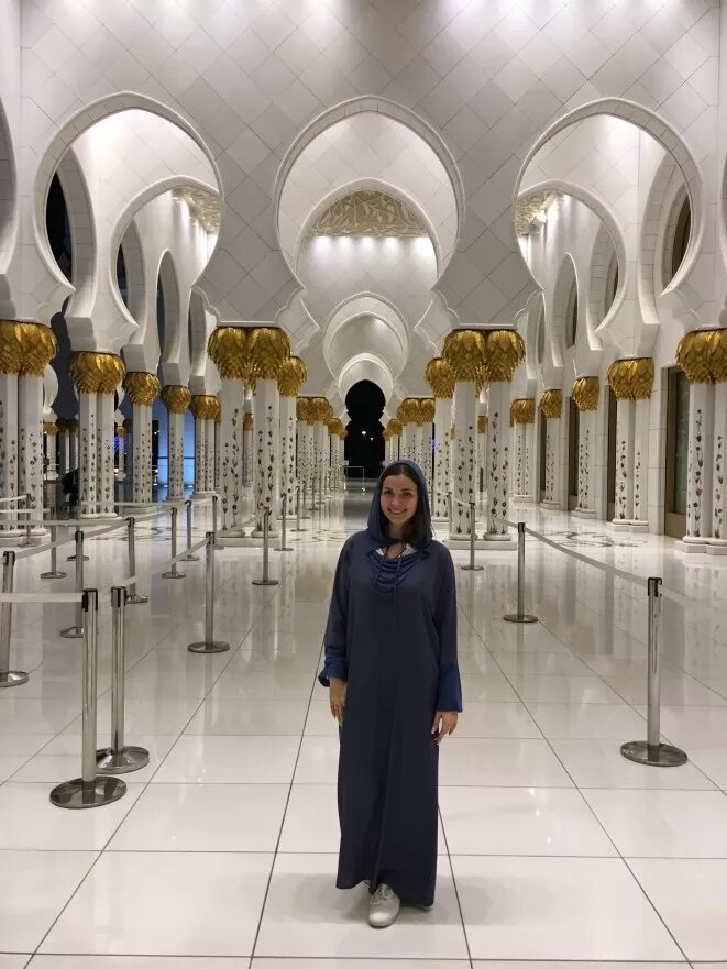 Мечеть в абу даби. Мечеть в дубае абу даби. Экскурсия в мечеть шейха зайда. Эмираты мечеть шейха зайда. Экскурсия в мечеть шейха зайда.