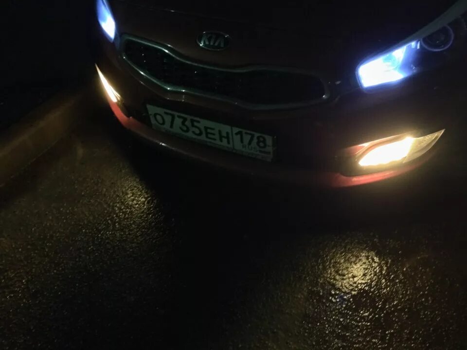 Kia Ceed 2013 лампы туманника. Светодиодные лампы в ПТФ c6 Kia Ceed JD. Лампочка в ПТФ Kia Ceed JD 2013. Ходовые огни Киа СИД 2008. Свет кия сид