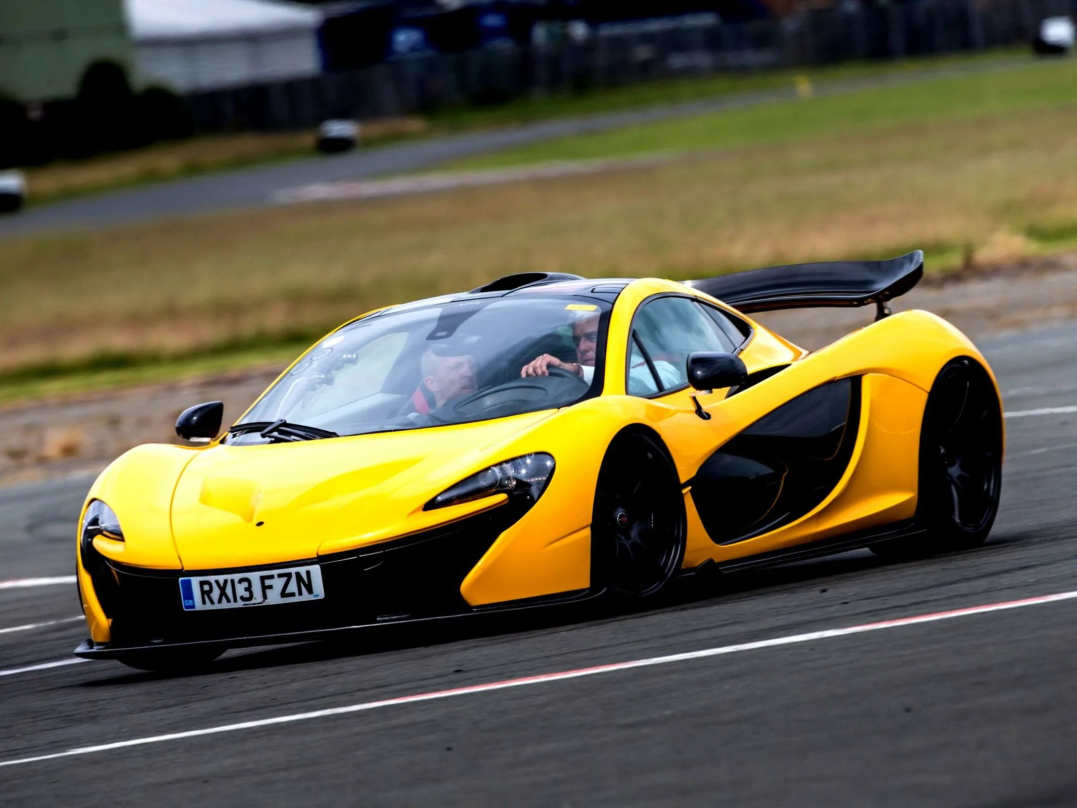 F p 1 p 3 8. MCLAREN p1. Макларен п1 2013. MCLAREN p1 2013. Макларен п1 2020.