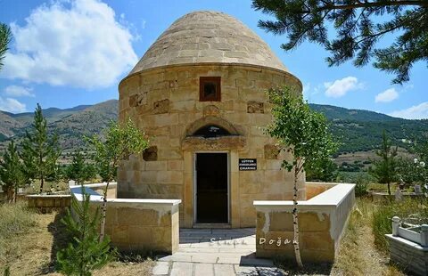 Şehirdeki önemli tarihi ve turistik yerler arasında şunlar bulunur. 