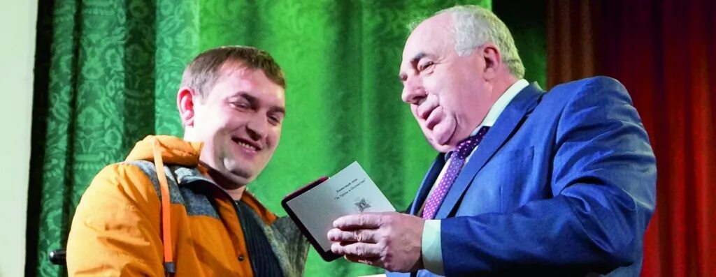 Аф рыльская. Министр сельского хозяйства курск. Зао агрофирма рыльская. Рыльский свято-николаевский монастырь. Бегоща курская область.