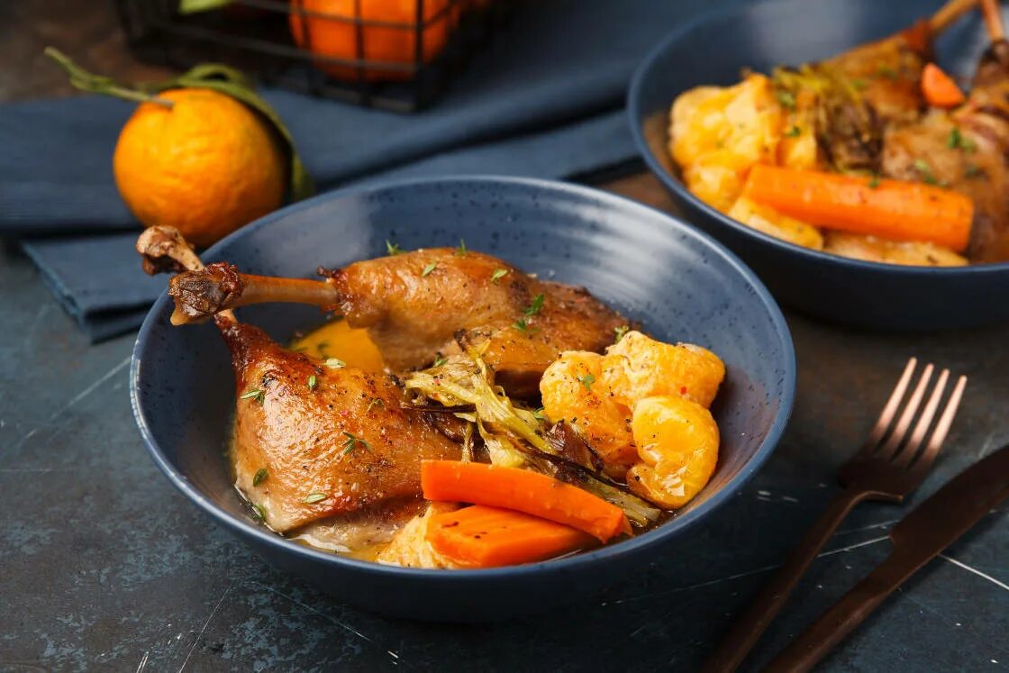 Куриные ножки в апельсиновом. Курица с апельсинами в духовке. Утиные окорочка с апельсинами в духовке. Куриные ножки с апельсинами. Курица с апельсинами в духовке.