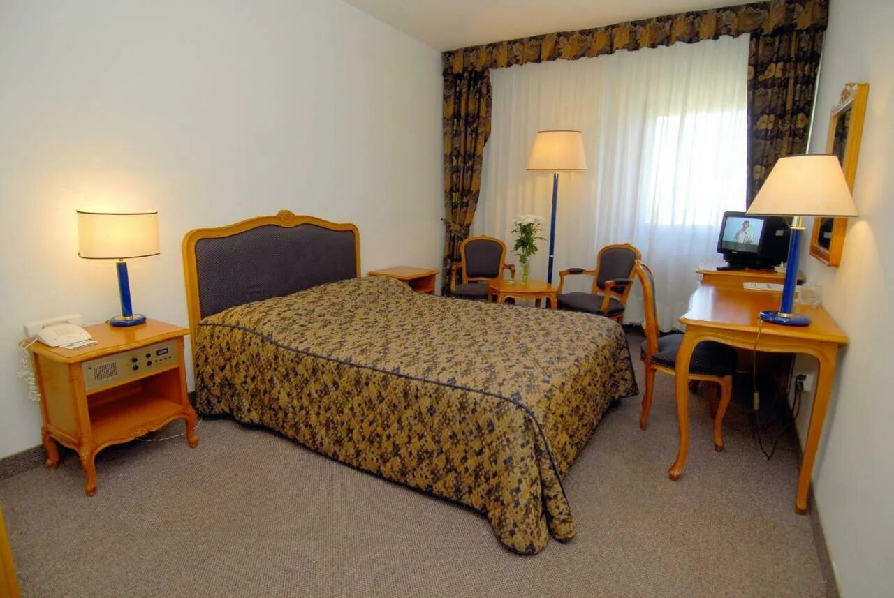 Azimut отель тобольск 3*. Гостиница славянская тобольск. Азимут славянская тобольск. Отель азимут тобольск. Гостиница славянская тобольск.