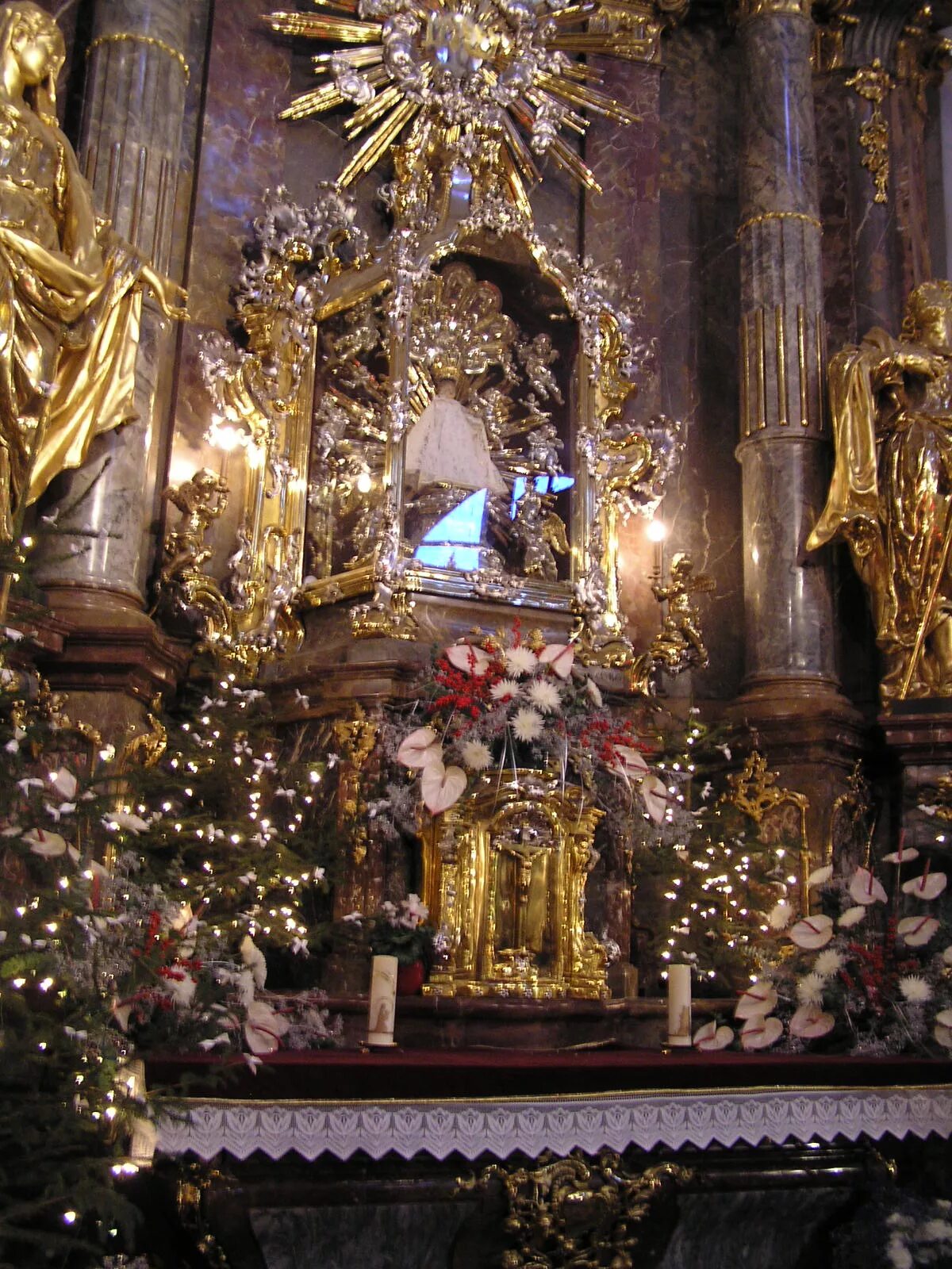 Св. Часовня девы марии прага. Знаменск – католический приход скорбящей божьей матери. Храм девы марии снежной. Костел посещения пресвятой девы марии спб.