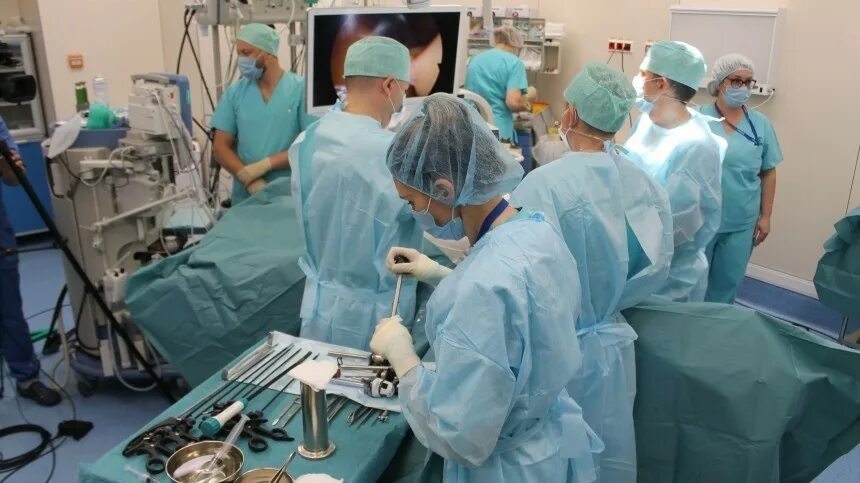 Поликлиники омс. Поликлиники омс. Лечение по омс в москве. Неврологический центр в москве государственный по омс. Омс плакат.