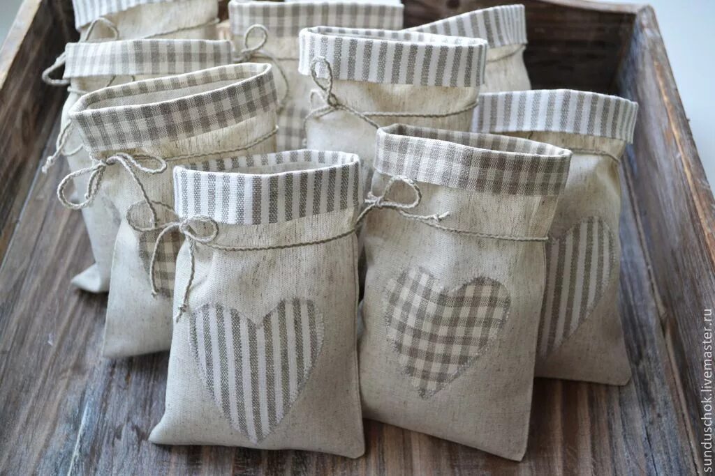 Изделия в лоскутной технике. Поделки из ткани. Тканевые изделия. Тканевые изделия. Конопляная домоткань.