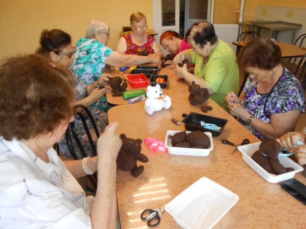 Трудотерапия программы. Трудотерапия в реабилитации. трудотерапия для пожилых и инвалидов. занятия по трудотерапии для инвалидов. трудотерапия лепка.