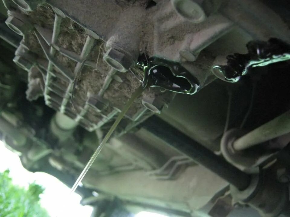 заливная пробка кпп нива шевроле. масло в раздатку и мост нива 2121. заливная пробка мкпп нива 2121. залить масло в коробку нива. заливная пробка кпп нива 2121.