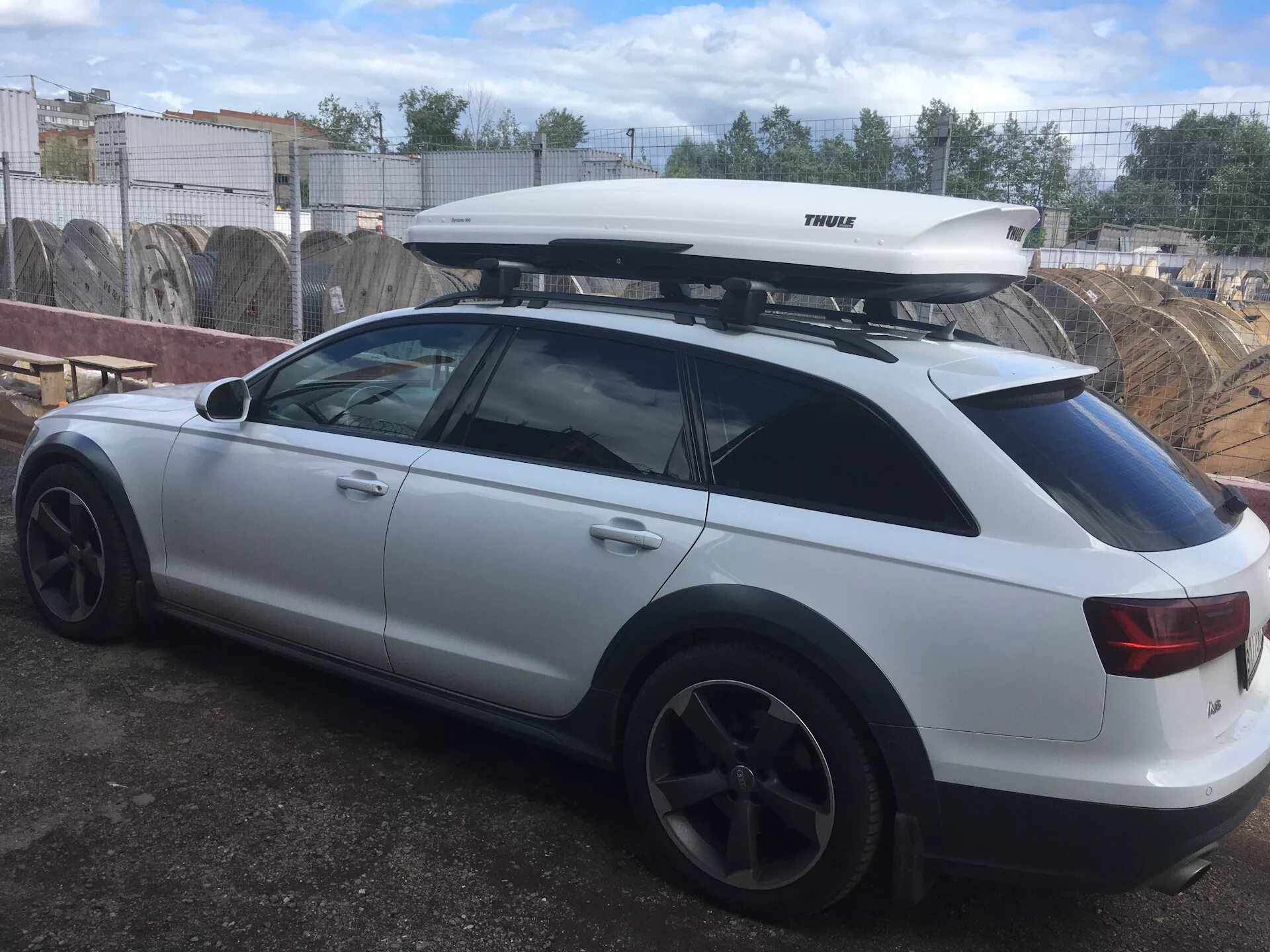 Thule dynamic. Thule Dynamic 800 Audi a6 Allroad. Audi a6 Allroad + Thule. Thule Dynamic 900. Audi a6 Allroad quattro багажник.