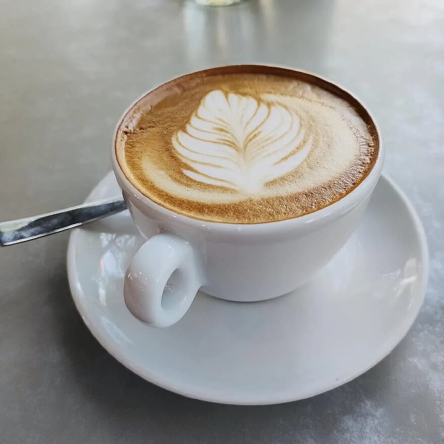 Капучино адрес. Кофе капучино. Апельсиновый капучино. Кофеин в капучино. Мистер капучино калининград.