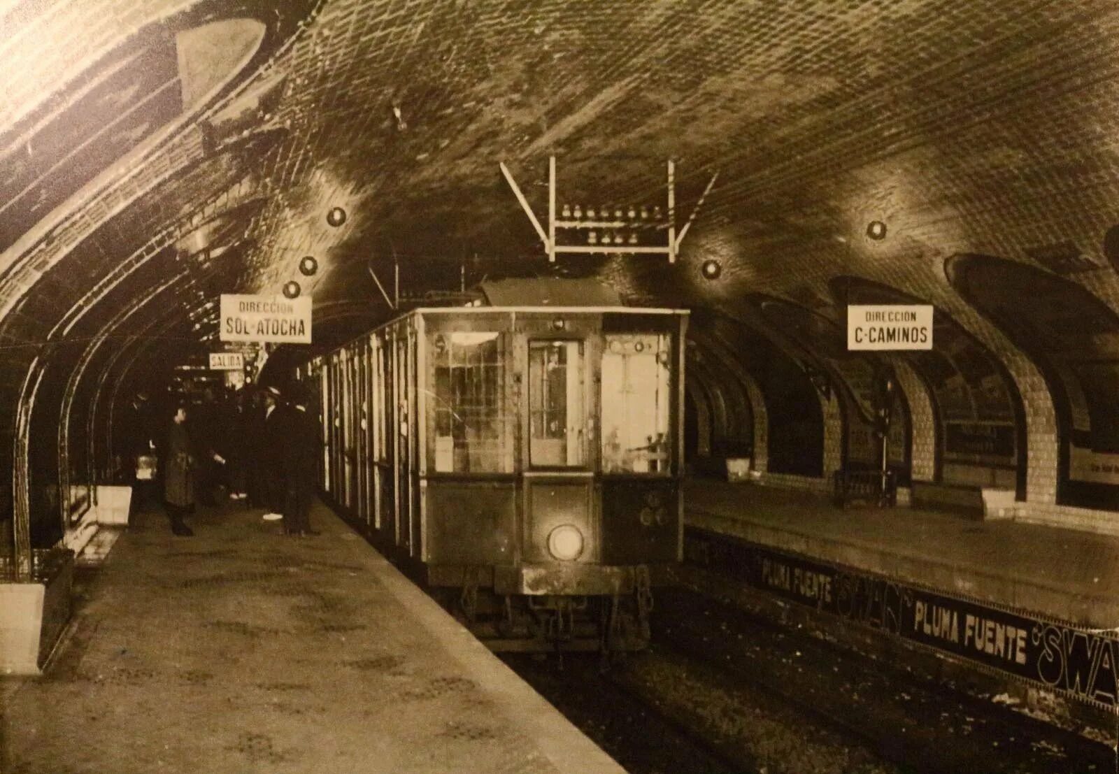 Первое метро в Лондоне 1863. Метро Мадрид 1919. Лондонский метрополитен 1886. Станция метро Берлин 1940. Метро старого года