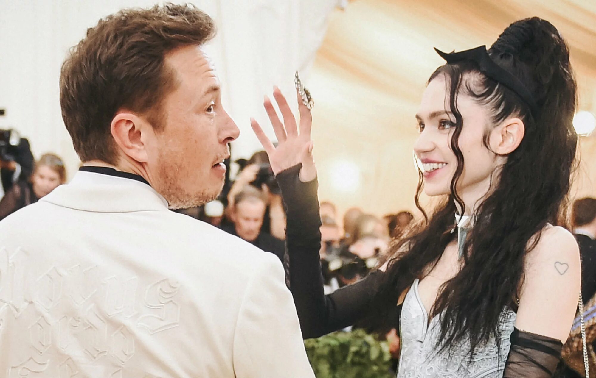 Певица граймс и илон маск фото Grimes Reportedly Sues Elon Musk Over Parental Rights To Child
