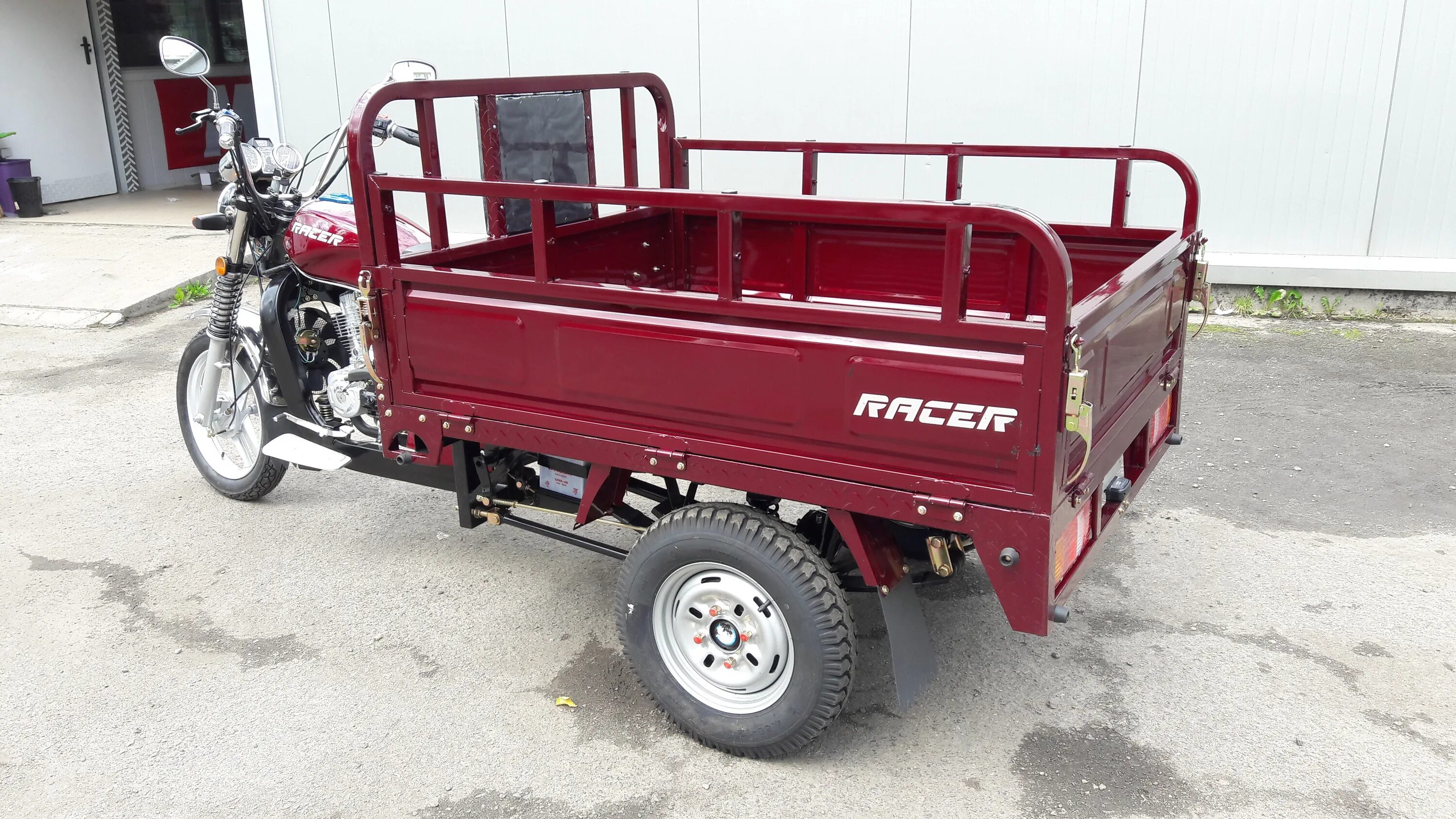 Racer muravei rc200zh. Трицикл racer muravei. Трицикл рейсер. Трицикл десна 200. Трицикл рейсер.