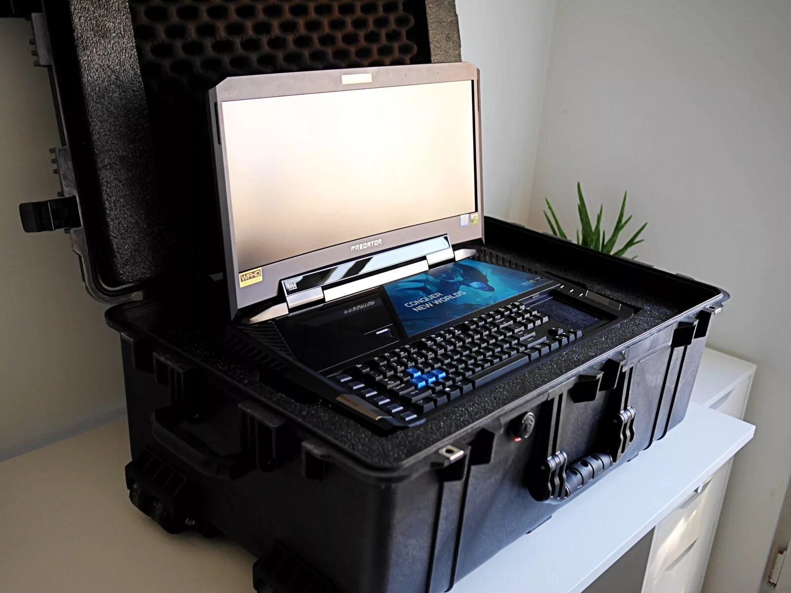 Модифицировать ноутбук. Ноутбук asus predator 21x. acer predator 21x. ноутбук predator 21 x. acer predator 21.