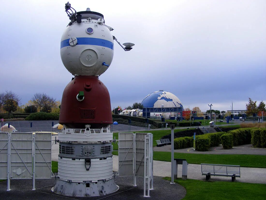 Космический городок. Космический городок Тулуза, Франция. Cité de l'Espace, Франция. «Cité de l’Espace Тулуза. Космический музей в Тулузе.