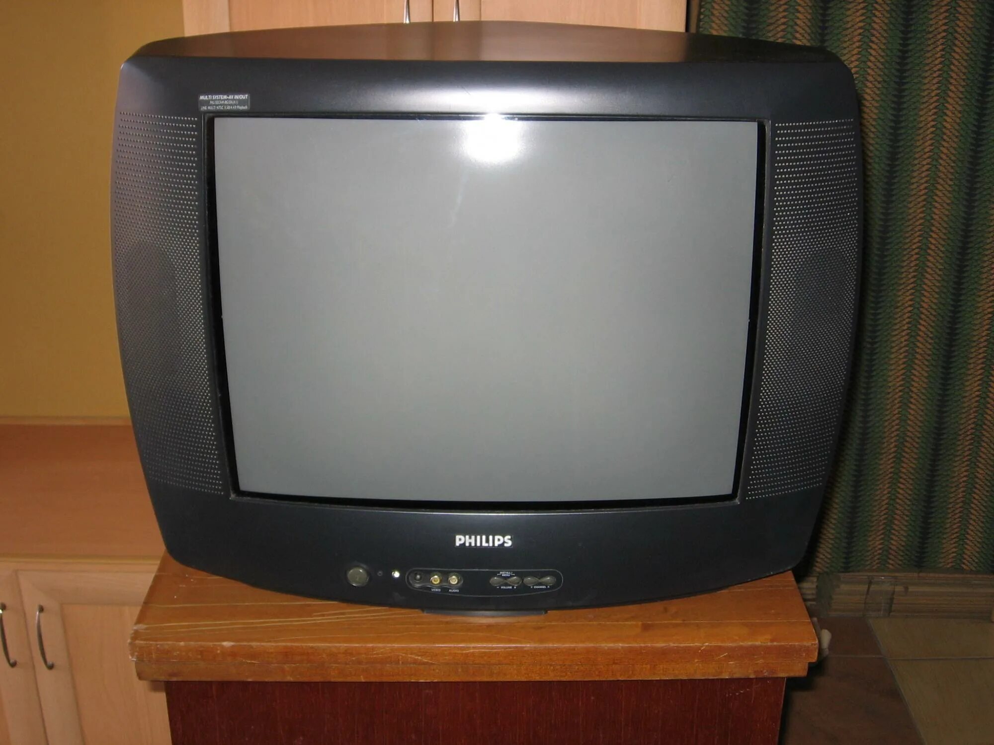 Куплю бу воронеже телевизор. Телевизор Philips 21pt2381. Телевизор Philips 21pt5618 21". Старый телевизор Филипс 1996. Телевизор Филипс 21pt1856.