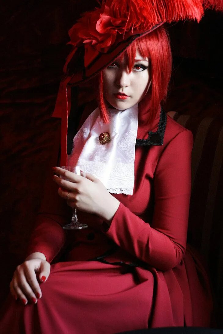 Red cosplay. Мадам ред темный дворецкий. Анджелина Даллес. Black Butler Madam Red.