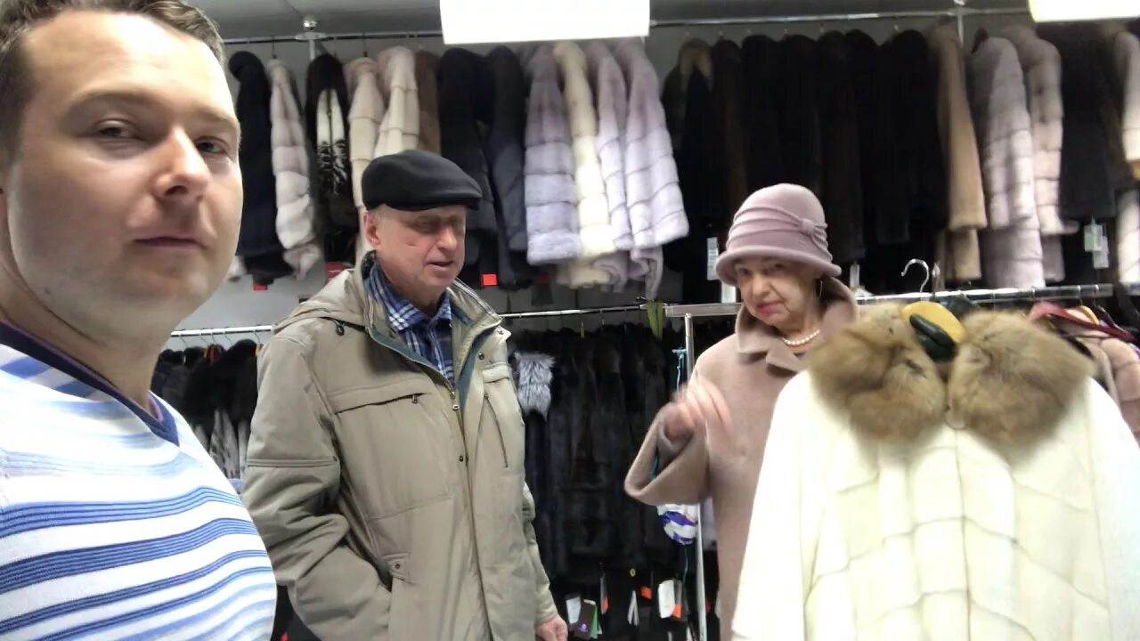 Дубна меховой салон на тверской. Шубы дубна. Дубна меховой салон на тверской. Наталья андреевна в шубе. Дубна меховое а.