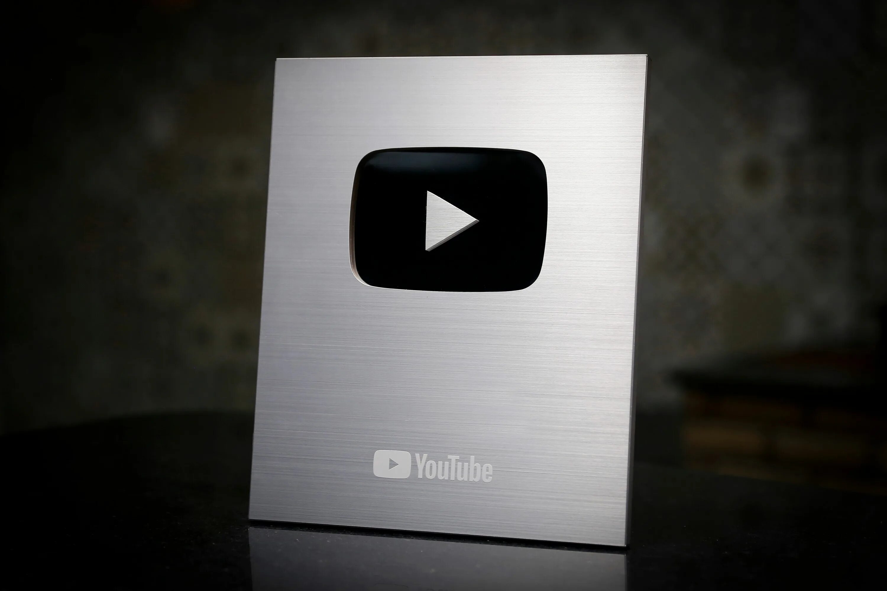 Youtube play button