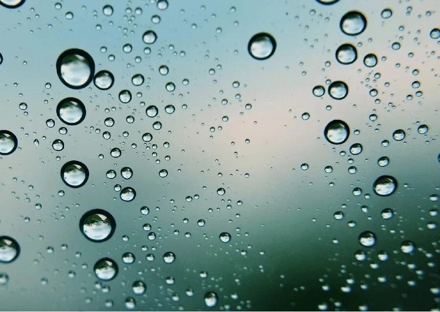 Капли буда. Капли воды. Капли дождя. Капельки воды на стекле. Капля дождя.