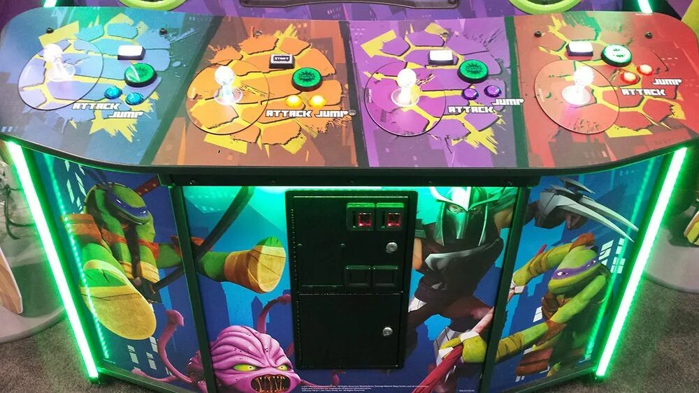 Tmnt arcade. Игровой автомат Черепашки ниндзя. TMNT Arcade game. Кафе Черепашки ниндзя Питер. Черепашки ниндзя барная стойка.