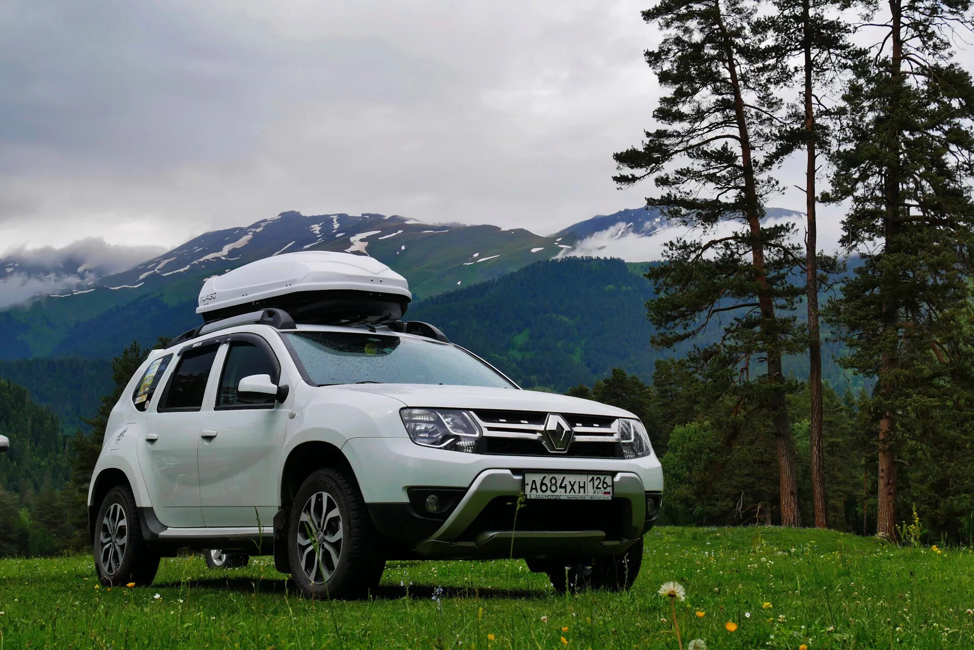 Рено Дастер белый. Рено Дастер белый Offroad. Renault Duster 2 для путешествий. Рено Дастер для туризма. Автобокс рено