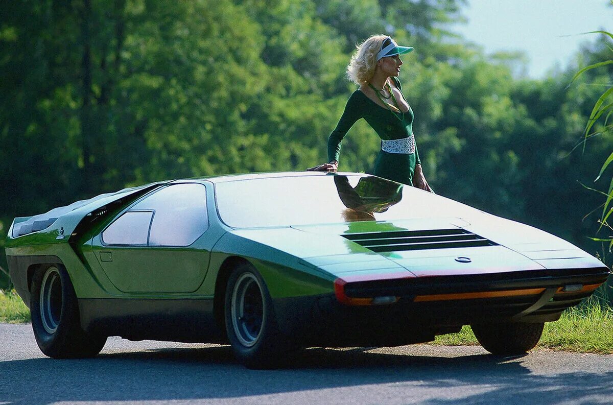 Alfa Romeo Carabo. Alfa Romeo Carabo 1968. Alfa Romeo Carabo (1968) – Concept car. Alfa Romeo 33 Bertone Carabo.