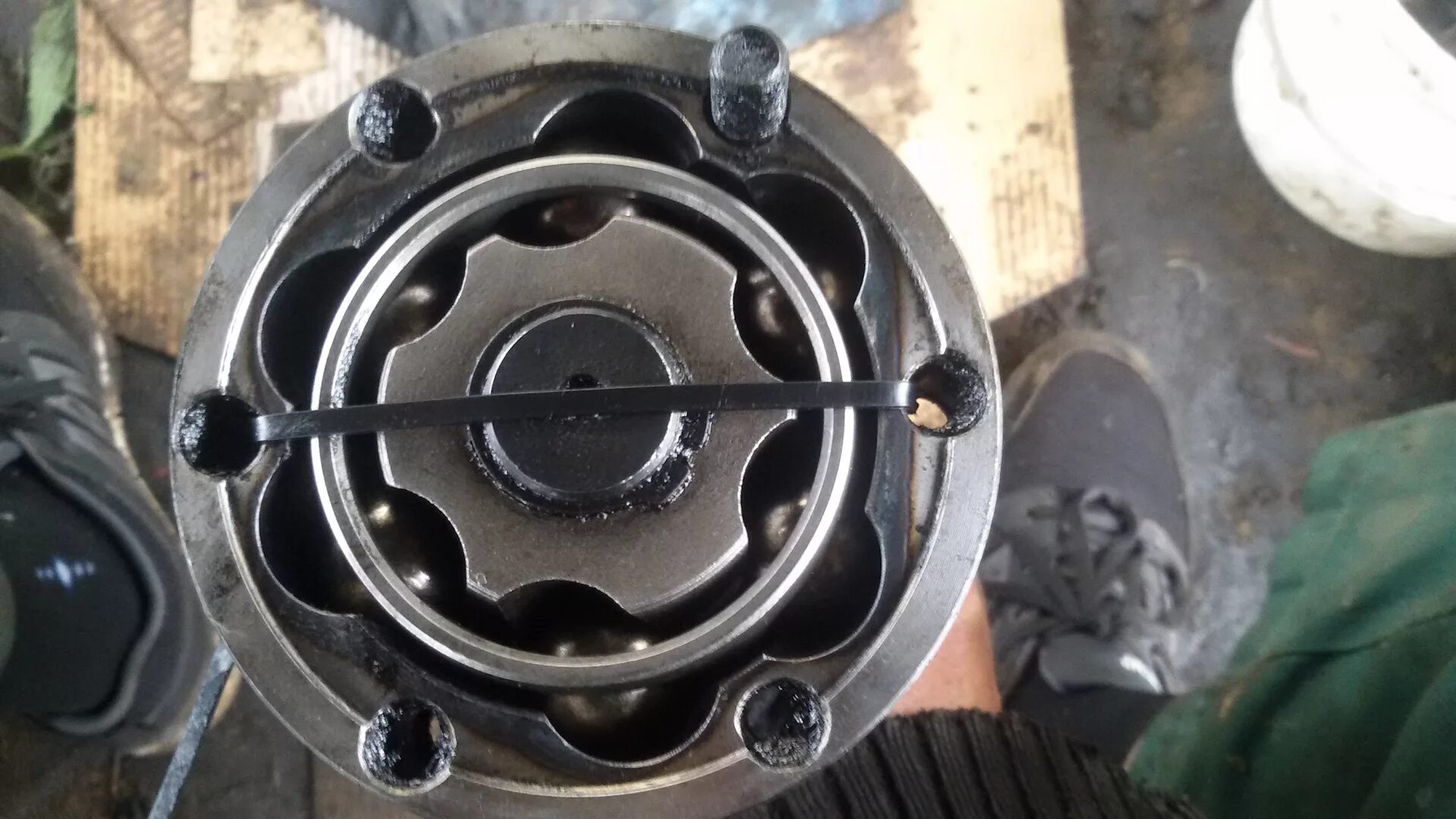 Сборка шруса. Шрус ваз 2110 внутренняя обойма. Сборка внутреннего шруса нива шевроле. Внутренний шрус пассат б6. Сборка шруса ваз 2114.