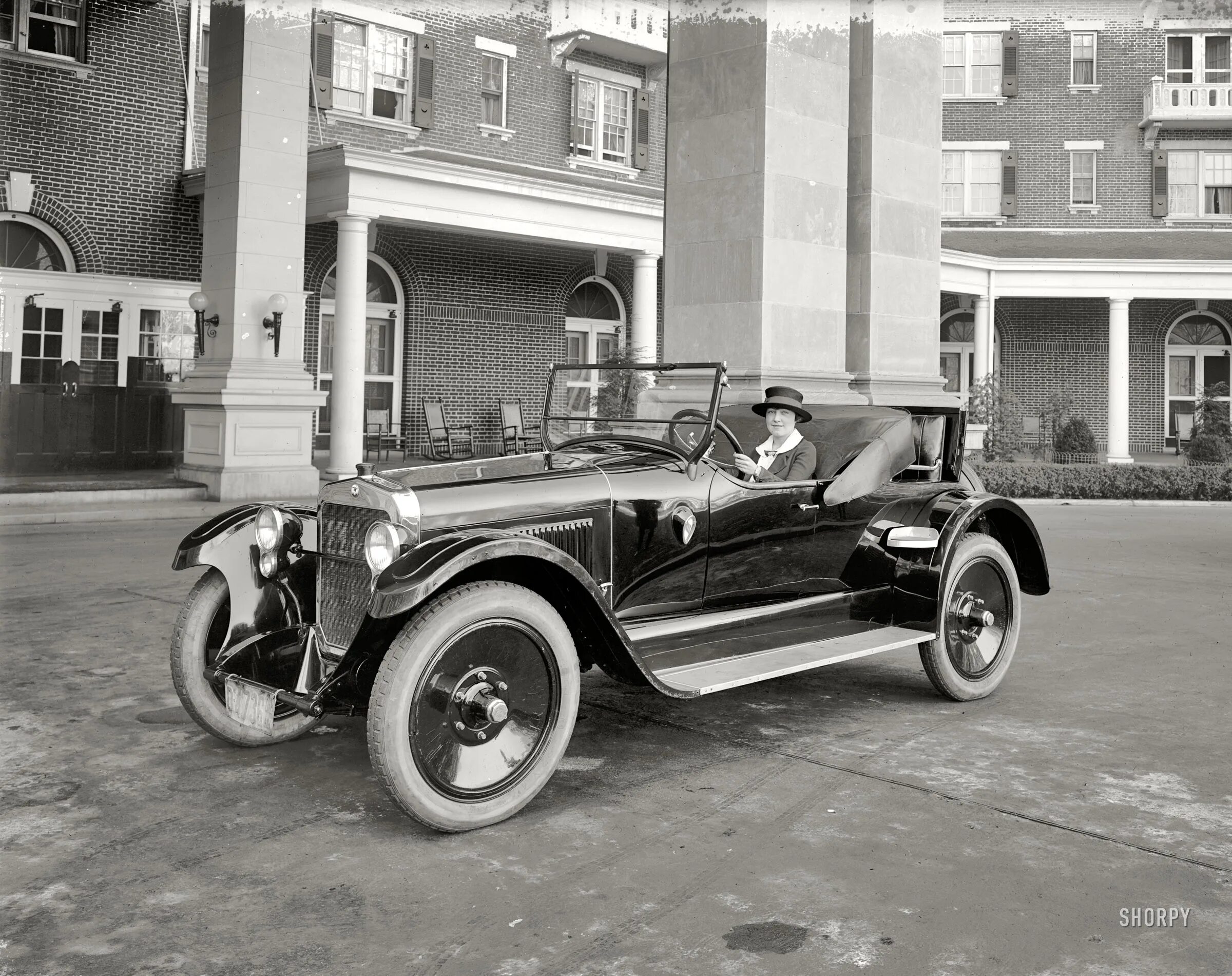 Mercedes 1921. Автомобили 20-х годов США. 1921 Buick. Chevrolet 1921.